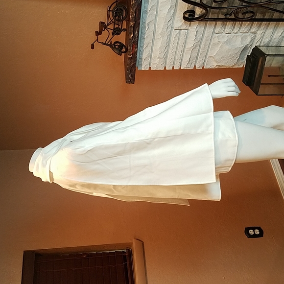 Off white cape - Picture 5 of 7